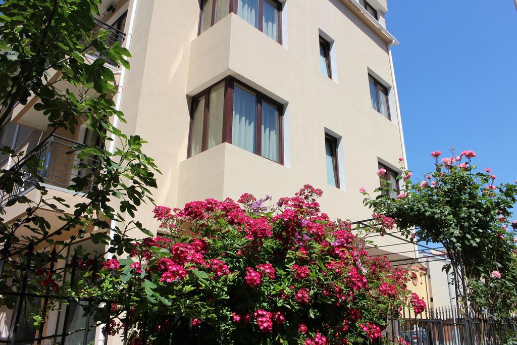 Flowers Apartments Nesebar Esterno foto