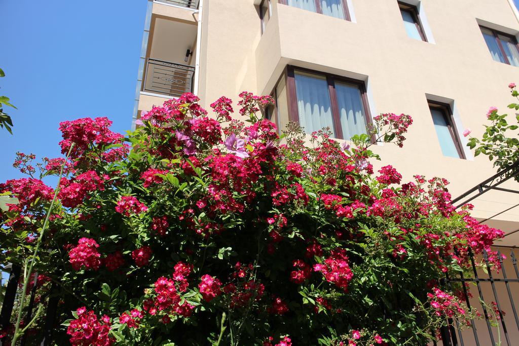Flowers Apartments Nesebar Esterno foto